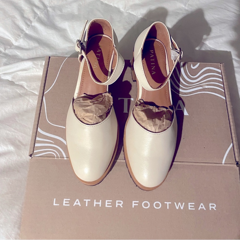 Portland Leather goods Patina closed toed wedge heel. 5.5. Color: Bone